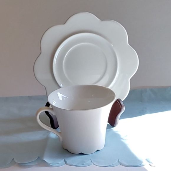 Cappuccino Set Flower by Stokes Cream Colo… - Picture 2 of 7